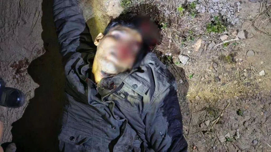 BIG BREAKING: नक्सल मोर्चे पर तैनात BSF जवान ने की आत्महत्या, जांच में जुटी पुलिस BIG BREAKING: नक्सल मोर्चे पर तैनात BSF जवान ने की आत्महत्या, जांच में जुटी पुलिस