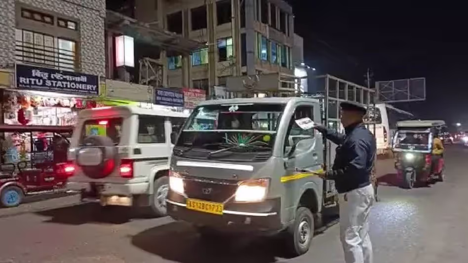 नए साल से पहले Assam परिवहन विभाग ने सड़क सुरक्षा अभियान तेज किया नए साल से पहले Assam परिवहन विभाग ने सड़क सुरक्षा अभियान तेज किया