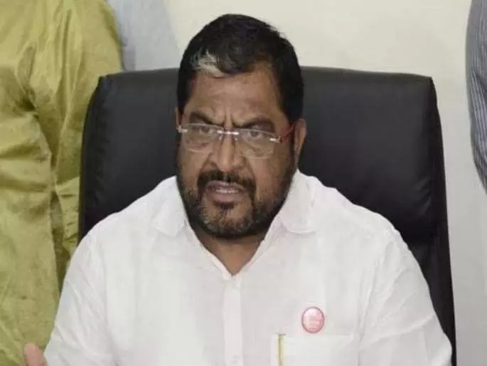 राजू शेट्टी ने बकाया FRP बकाये को लेकर सहकारिता मंत्री के इस्तीफे की मांग की राजू शेट्टी ने बकाया FRP बकाये को लेकर सहकारिता मंत्री के इस्तीफे की मांग की