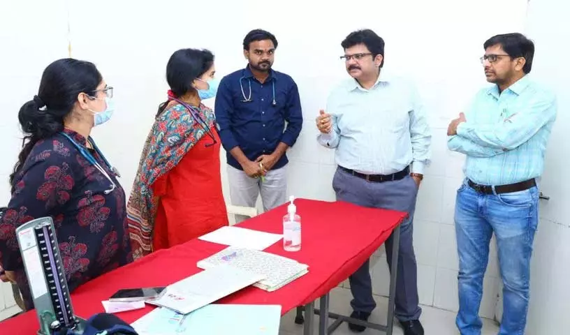 Yadadri Bhuvanagiri अस्पताल के 82 स्टाफ सदस्यों को कारण बताओ नोटिस मिला Yadadri Bhuvanagiri अस्पताल के 82 स्टाफ सदस्यों को कारण बताओ नोटिस मिला