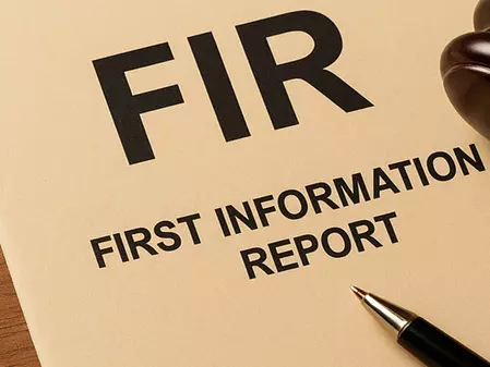 KD मेडिकल कॉलेज में मासूम की किडनी चोरी, 15 पर FIR दर्ज KD मेडिकल कॉलेज में मासूम की किडनी चोरी, 15 पर FIR दर्ज
