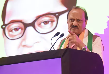 अजित पवार के बेटे ने फर्जी पत्रों के प्रसारण पर पुणे ईओडब्ल्यू में दर्ज कराई शिकायत अजित पवार के बेटे ने फर्जी पत्रों के प्रसारण पर पुणे ईओडब्ल्यू में दर्ज कराई शिकायत