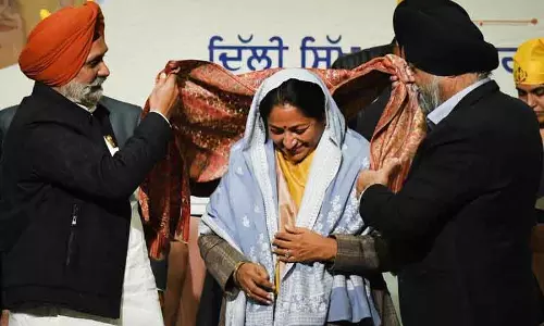 DSGMC ने CM रेखा गुप्ता और मंत्री मनजिंदर सिरसा को सम्मानित किया DSGMC ने CM रेखा गुप्ता और मंत्री मनजिंदर सिरसा को सम्मानित किया