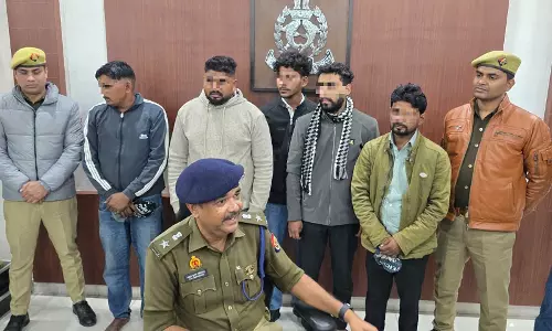 नकली DCP का असली खेल...5 गिरफ्तार, ऐसे बनाते शिकार नकली DCP का असली खेल...5 गिरफ्तार, ऐसे बनाते शिकार