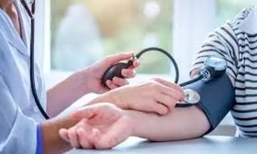 Health: सर्दियों में ब्लड प्रेशर कंट्रोल करने के लिए अपनाएं ये रामबाण इलाज Health: सर्दियों में ब्लड प्रेशर कंट्रोल करने के लिए अपनाएं ये रामबाण इलाज
