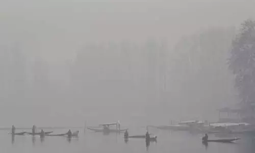 जम्मू-कश्मीर में बारिश और बर्फबारी की संभावना, एडवाइजरी जारी जम्मू-कश्मीर में बारिश और बर्फबारी की संभावना, एडवाइजरी जारी