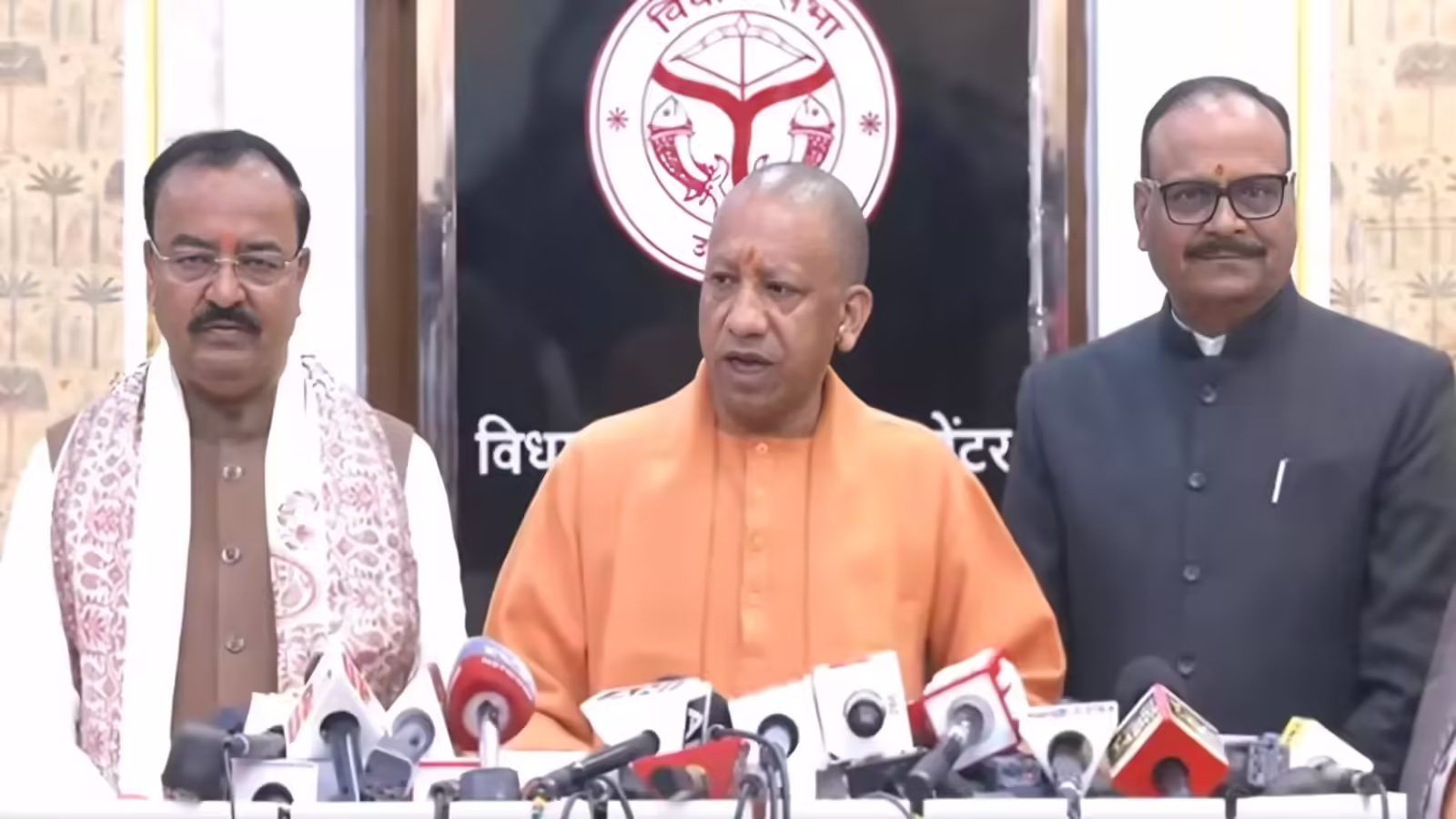 Lucknow: यूपी में माफिया का सपा से संबंध, CM योगी ने किया खुलासा Lucknow: यूपी में माफिया का सपा से संबंध, CM योगी ने किया खुलासा