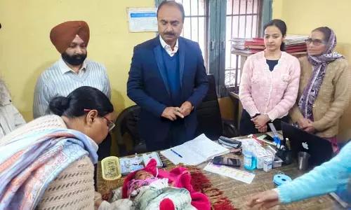 Ayali Khurd में अधिकारियों ने मातृ एवं शिशु स्वास्थ्य सेवाओं की समीक्षा की