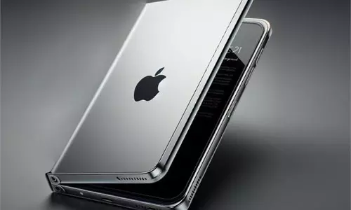 New Delhi: iPhone Fold डिजाइन लीक, यूजर्स में उत्सुकता New Delhi: iPhone Fold डिजाइन लीक, यूजर्स में उत्सुकता