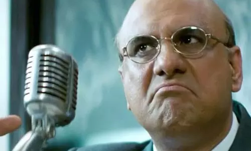 बोमन ईरानी ने Munna Bhai MBBS के 22 साल पूरे होने पर डॉ. अस्थाना के किरदार पर बात की बोमन ईरानी ने Munna Bhai MBBS के 22 साल पूरे होने पर डॉ. अस्थाना के किरदार पर बात की