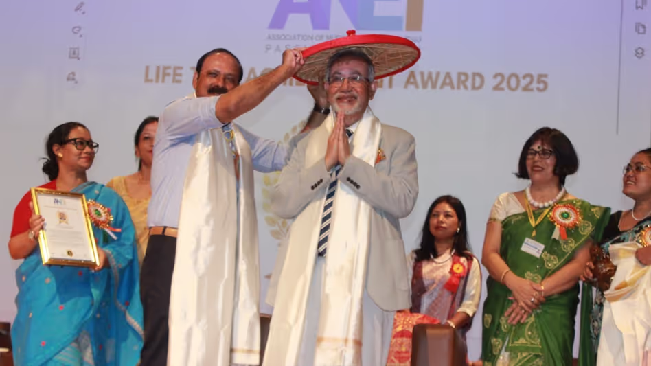 Assam : GNRC के संस्थापक डॉ. नोमल चंद्र बोराह को दो राष्ट्रीय लाइफटाइम अचीवमेंट अवॉर्ड मिले Assam : GNRC के संस्थापक डॉ. नोमल चंद्र बोराह को दो राष्ट्रीय लाइफटाइम अचीवमेंट अवॉर्ड मिले