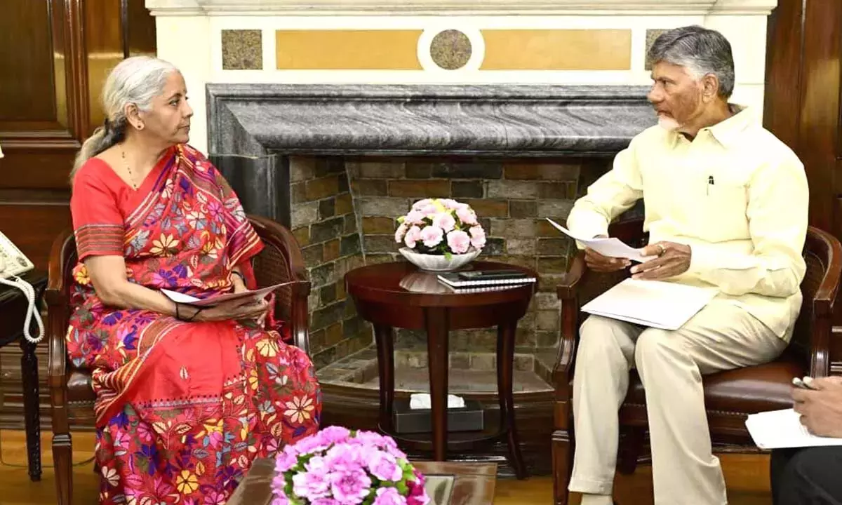 Chandrababu ने निर्मला सीतारमण से मुलाकात की, AP प्रोजेक्ट्स के लिए फंड मांगे