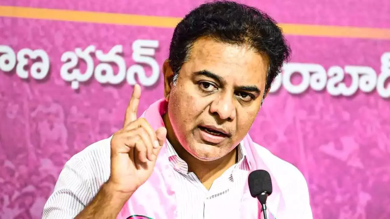 जीपी चुनावों में BRS के प्रदर्शन से उत्साहित होकर, KTR ने कांग्रेस की हवा निकाल दी जीपी चुनावों में BRS के प्रदर्शन से उत्साहित होकर, KTR ने कांग्रेस की हवा निकाल दी