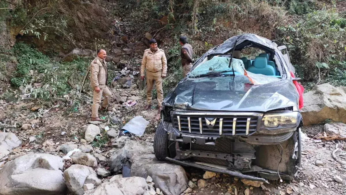 Haldwani: सड़क हादसे में पत्थर ने ली तीन जिंदगियों की जान Haldwani: सड़क हादसे में पत्थर ने ली तीन जिंदगियों की जान