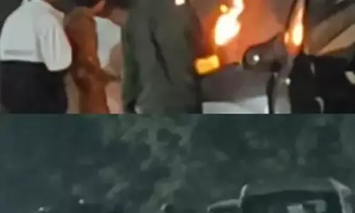 हेलीपैड में मनाया बर्थडे, तलवार और गाड़ियां जब्त हेलीपैड में मनाया बर्थडे, तलवार और गाड़ियां जब्त