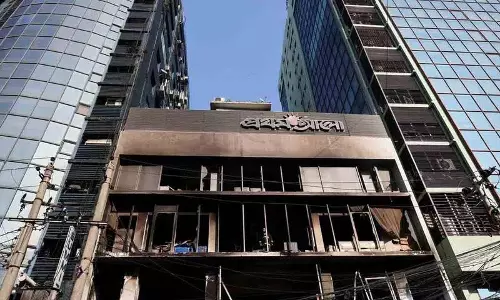 Bangladesh में हिंसा: सरकार ने पत्रकारों से माफ़ी मांगी Bangladesh में हिंसा: सरकार ने पत्रकारों से माफ़ी मांगी