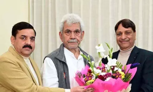 JAMMU: विधायक एसएमवीडी ने एलजी से मुलाकात की JAMMU: विधायक एसएमवीडी ने एलजी से मुलाकात की