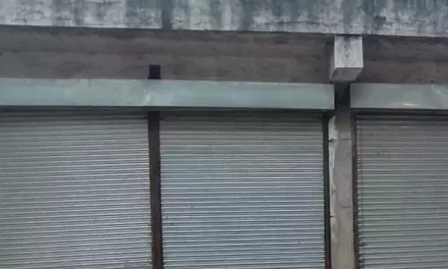 नगर पालिका की कार्रवाई, 11 दुकानों की नीलामी निरस्त