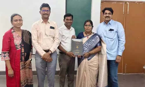 Koderu Mandal निवासी को पलामुरु विश्वविद्यालय से डॉक्टरेट की उपाधि प्राप्त हुई