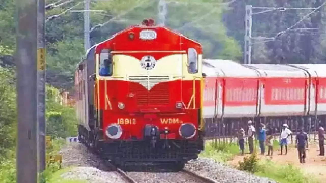 Railway परीक्षाओं में फिर कन्नड़ भाषा की अनदेखी; कार्यकर्ताओं ने बड़े विरोध प्रदर्शन की चेतावनी दी