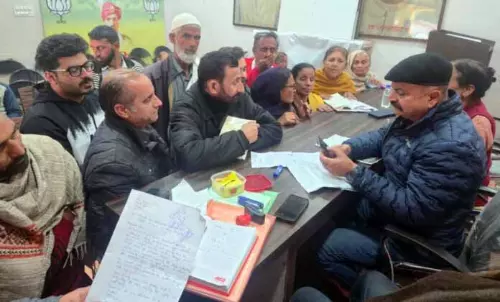 JAMMU: जनता दरबार में लोगों ने सेठी के सामने कई मुद्दे उठाए
