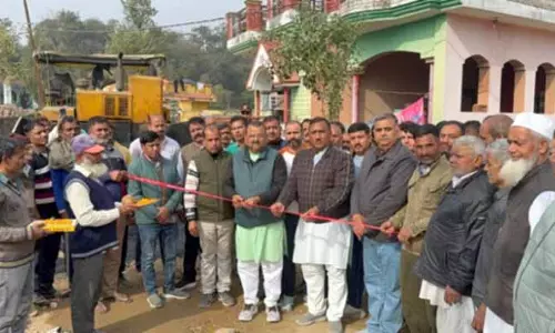 Ganga ने खारा लिंक रोड पर ब्लैक टॉपिंग का काम शुरू किया Ganga ने खारा लिंक रोड पर ब्लैक टॉपिंग का काम शुरू किया