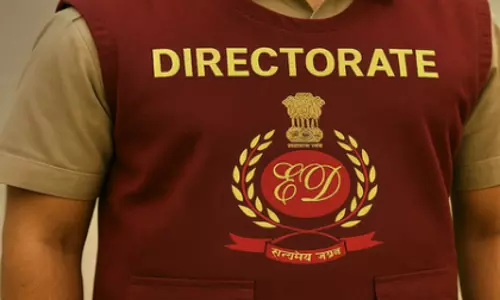 मणिपुर: ED ने 10 करोड़ रुपये की लग्जरी कारें और प्रॉपर्टी के दस्तावेज जब्त किए मणिपुर: ED ने 10 करोड़ रुपये की लग्जरी कारें और प्रॉपर्टी के दस्तावेज जब्त किए
