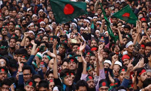 Bangladesh में राजनीतिक बदलाव से अल्पसंख्यकों और स्थिरता पर चिंता Bangladesh में राजनीतिक बदलाव से अल्पसंख्यकों और स्थिरता पर चिंता