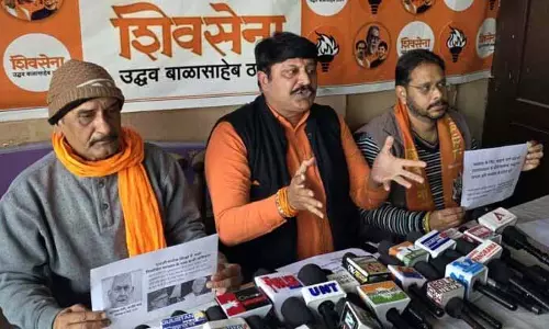 जम्मू-कश्मीर प्रशासन को एक छिपी हुई तीसरी शक्ति नियंत्रित कर रही है: Shiv Sena
