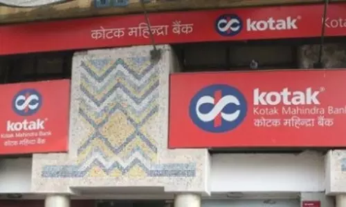 कोटक महिंद्रा बैंक पर आरबीआई ने नियमों का अनुपालन न करने के लिए 61.95 लाख रुपए का जुर्माना लगाया