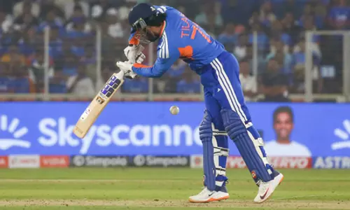 Fifth T20: तिलक वर्मा-हार्दिक पंड्या की तूफानी पारी, साउथ अफ्रीका को 232 रन का विशाल लक्ष्य Fifth T20: तिलक वर्मा-हार्दिक पंड्या की तूफानी पारी, साउथ अफ्रीका को 232 रन का विशाल लक्ष्य