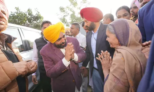 Punjab के सीएम अपने पैतृक गांव के दौरे पर भावुक हो गए Punjab के सीएम अपने पैतृक गांव के दौरे पर भावुक हो गए