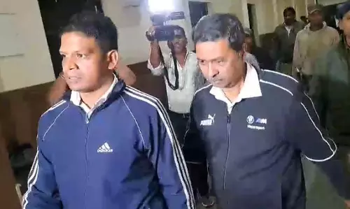 ED ने तात्कालीन आबकारी आयुक्त निरंजन दास को 3 दिन की रिमांड पर लिया ED ने तात्कालीन आबकारी आयुक्त निरंजन दास को 3 दिन की रिमांड पर लिया