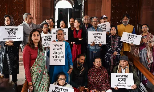 VB GRAM-G विधेयक पारित, विपक्ष ने केंद्र सरकार की आलोचना की VB GRAM-G विधेयक पारित, विपक्ष ने केंद्र सरकार की आलोचना की