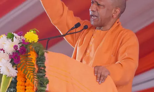 सीएम योगी ने खिचड़ी मेला, गोरखपुर महोत्सव की तैयारियों और विकास कार्यों की समीक्षा की