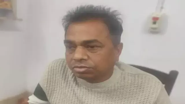 अतिरिक्त तहसीलदार प्रदीप्त कुमार सेठी 30,000 रुपये की रिश्वत लेते हुए रंगे हाथों पकड़े गए अतिरिक्त तहसीलदार प्रदीप्त कुमार सेठी 30,000 रुपये की रिश्वत लेते हुए रंगे हाथों पकड़े गए