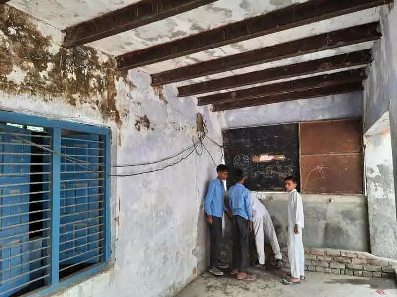 कांग्रेस विधायकों ने असुरक्षित शैक्षणिक इमारतों को लेकर ढांडा से सवाल-जवाब किए कांग्रेस विधायकों ने असुरक्षित शैक्षणिक इमारतों को लेकर ढांडा से सवाल-जवाब किए