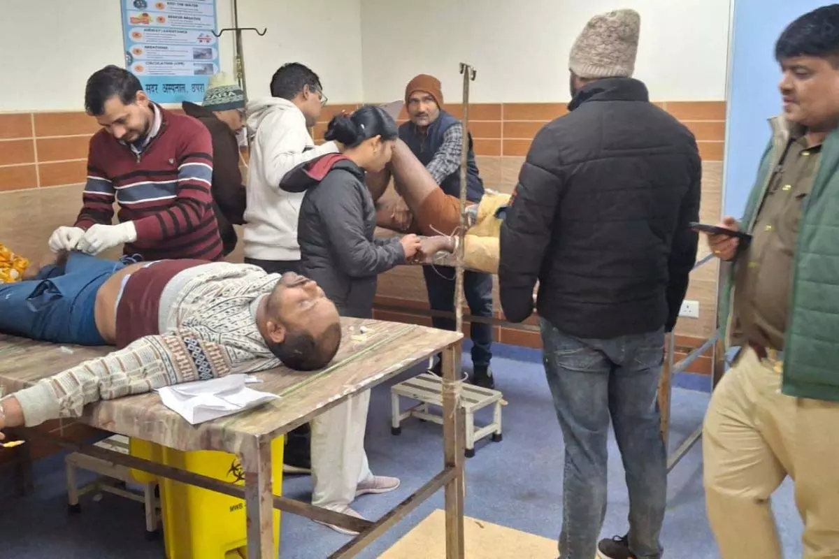 डॉक्टर के अपहरण की कोशिश के बाद दो गिरफ्तार, बदमाशों को पुलिस ने मारी गोली डॉक्टर के अपहरण की कोशिश के बाद दो गिरफ्तार, बदमाशों को पुलिस ने मारी गोली