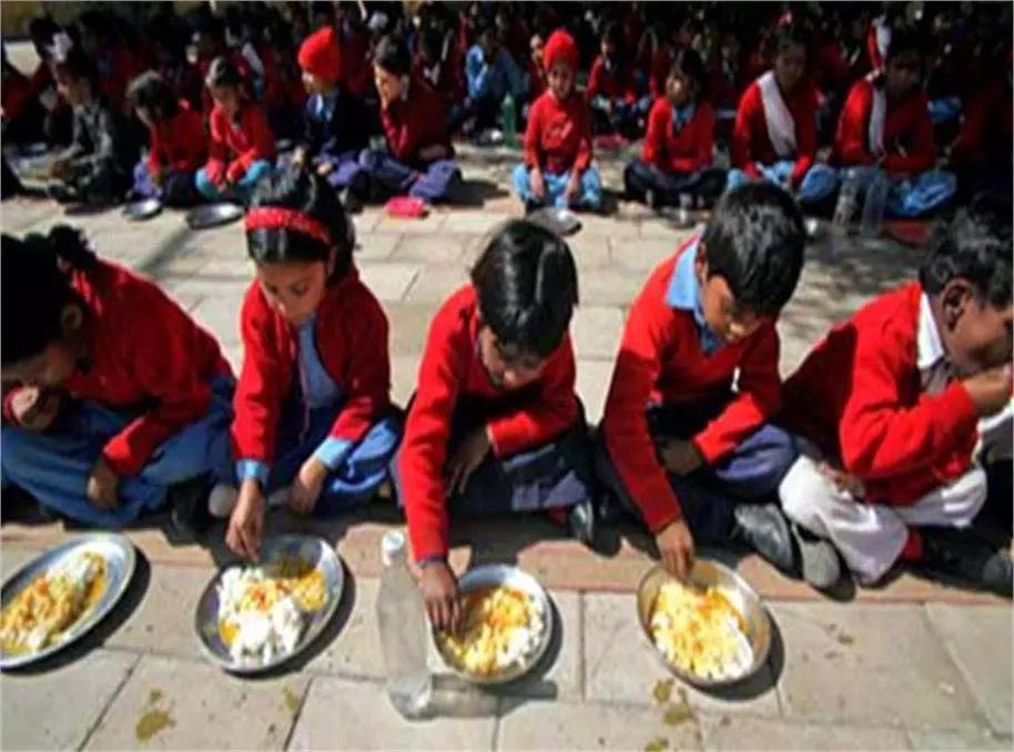 Punjab: स्कूलों में Mid Day Meal को लेकर सख्त निर्देश Punjab: स्कूलों में Mid Day Meal को लेकर सख्त निर्देश
