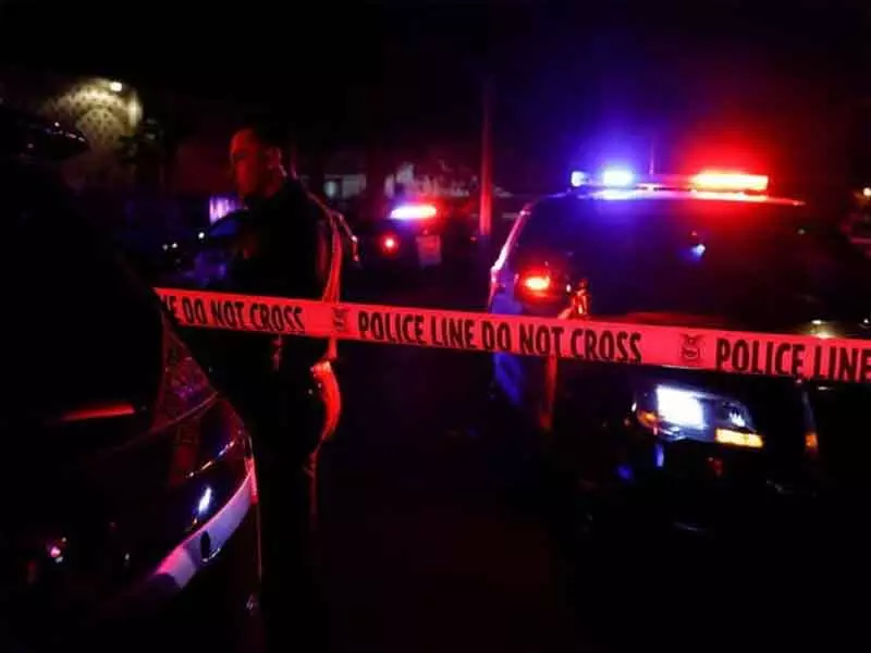 USA: ब्राउन यूनिवर्सिटी शूटिंग का संदिग्ध स्टोरेज फैसिलिटी में मृत पाया गया। USA: ब्राउन यूनिवर्सिटी शूटिंग का संदिग्ध स्टोरेज फैसिलिटी में मृत पाया गया।