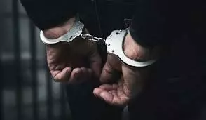 Jammu-Kashmir : पुलिस को देख भागने की कोशिश पड़ी महंगी! सलाखों के पीछे पहुंचा आरोपी Jammu-Kashmir : पुलिस को देख भागने की कोशिश पड़ी महंगी! सलाखों के पीछे पहुंचा आरोपी