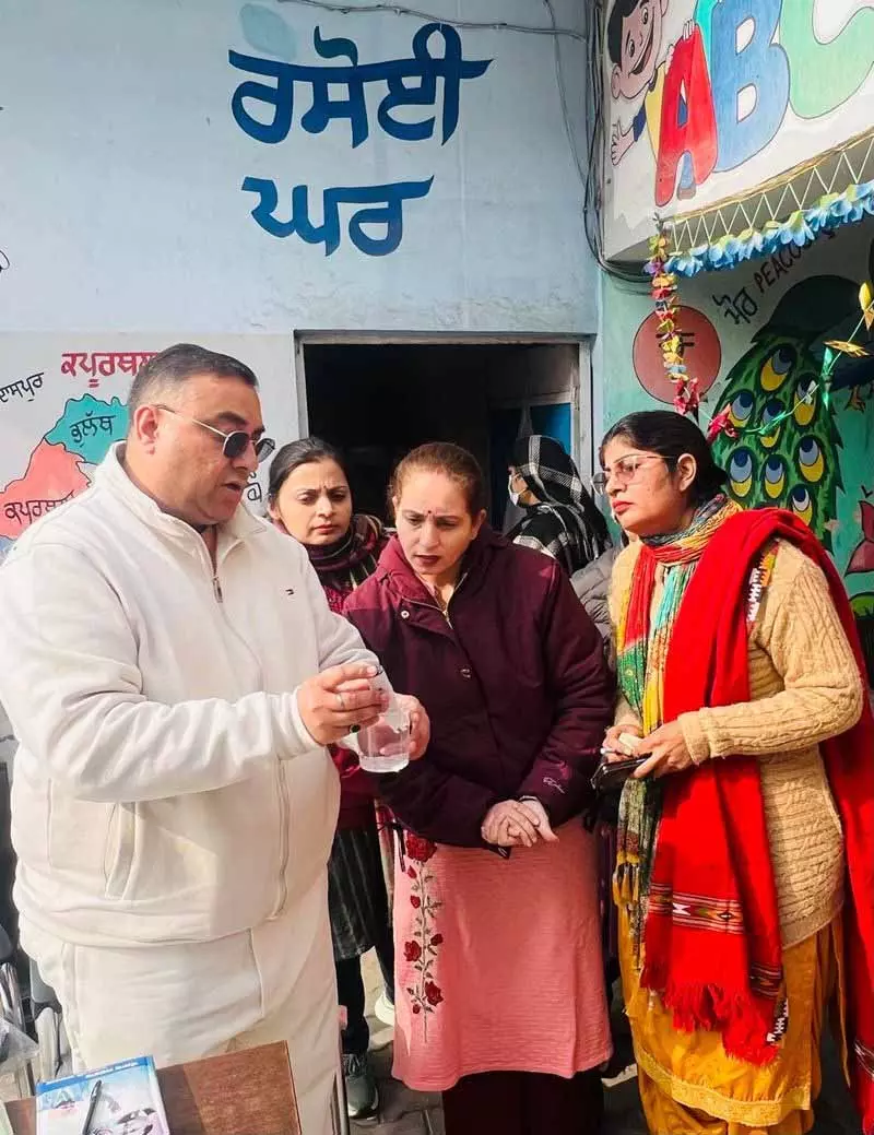 स्वास्थ्य विभाग ने Hoshiarpur में देसी घी और ड्राई फ्रूट के सैंपल लिए स्वास्थ्य विभाग ने Hoshiarpur में देसी घी और ड्राई फ्रूट के सैंपल लिए
