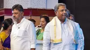 Bangalore: बेलगावी में विधायकों की मीटिंग, सियासी उठापटक Bangalore: बेलगावी में विधायकों की मीटिंग, सियासी उठापटक