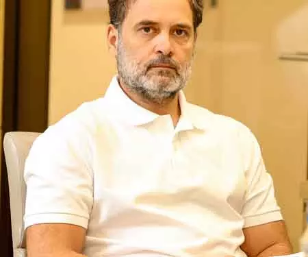 Rahul Gandhi ने जी राम जी बिल के खिलाफ पूरे भारत में विरोध प्रदर्शन का संकल्प लिया। Rahul Gandhi ने जी राम जी बिल के खिलाफ पूरे भारत में विरोध प्रदर्शन का संकल्प लिया।