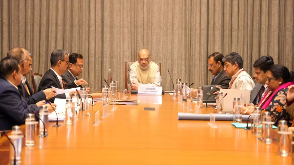 New Delhi: केंद्रीय गृह मंत्री ने बंदरगाह सुरक्षा योजना की समीक्षा की New Delhi: केंद्रीय गृह मंत्री ने बंदरगाह सुरक्षा योजना की समीक्षा की