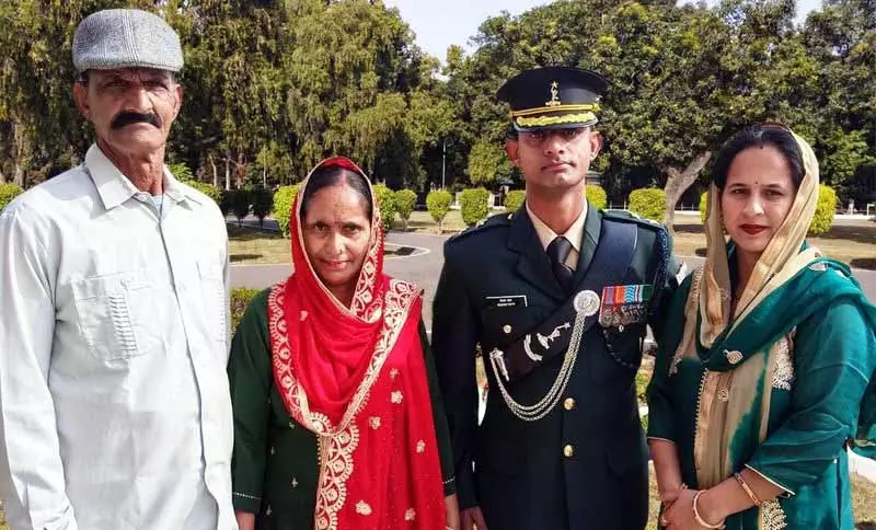 Rehan के नायब सूबेदार सेना अधिकारी के रूप में नियुक्त हुए Rehan के नायब सूबेदार सेना अधिकारी के रूप में नियुक्त हुए