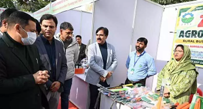 Javed Dar ने कृषि और संबंधित योजनाओं पर ज़ोरदार जागरूकता अभियान चलाने का आह्वान किया Javed Dar ने कृषि और संबंधित योजनाओं पर ज़ोरदार जागरूकता अभियान चलाने का आह्वान किया