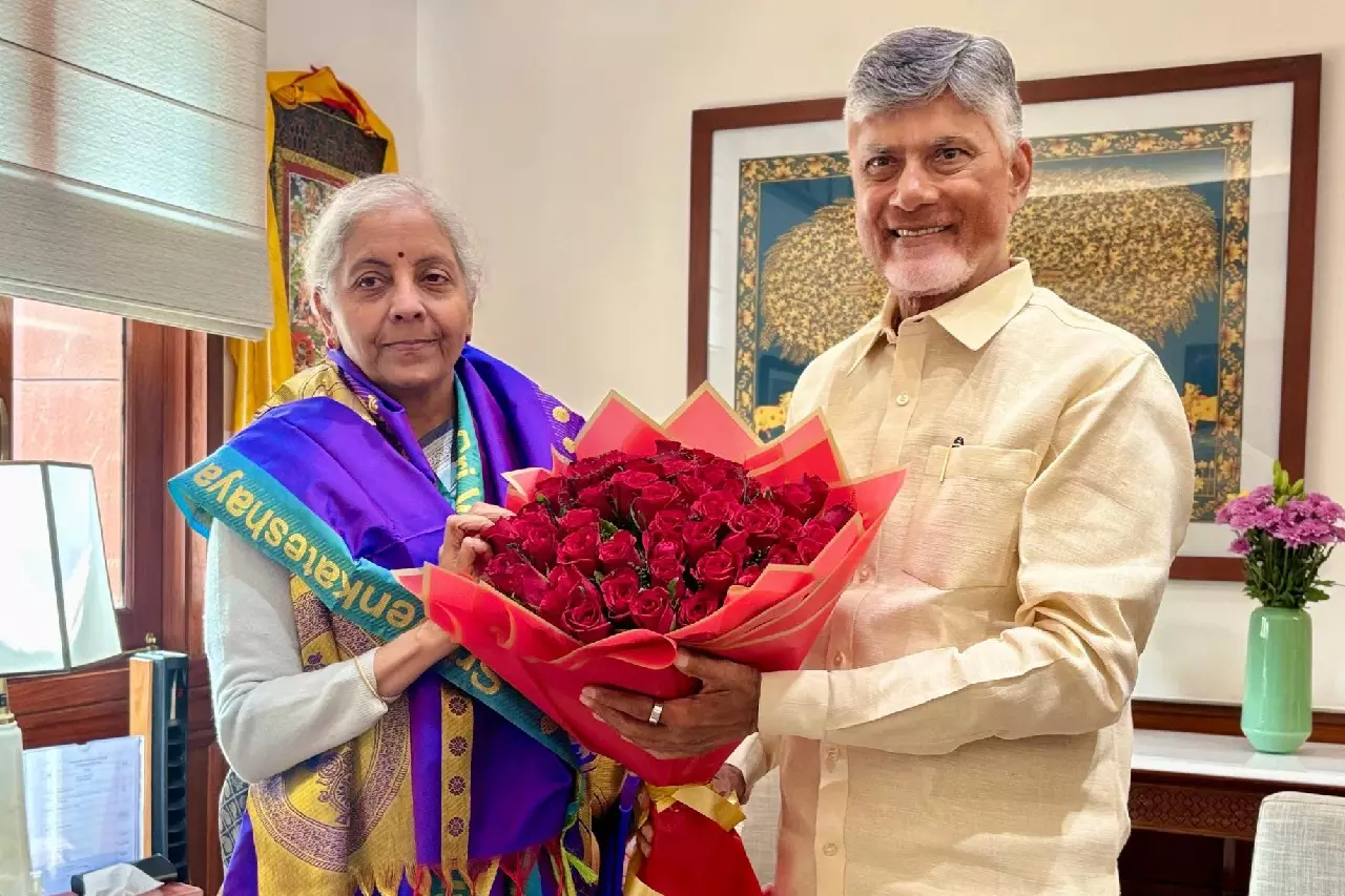 CM नायडू ने वित्त मंत्री सीतारमण को प्रोजेक्ट समर्थन के लिए लिखा प्रस्ताव CM नायडू ने वित्त मंत्री सीतारमण को प्रोजेक्ट समर्थन के लिए लिखा प्रस्ताव