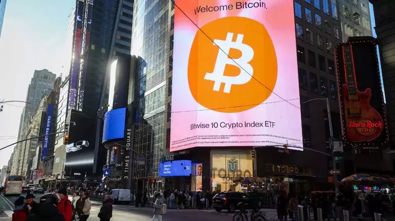 $23 बिलियन के ऑप्शन की एक्सपायरी से पहले Bitcoin की अस्थिरता बढ़ी $23 बिलियन के ऑप्शन की एक्सपायरी से पहले Bitcoin की अस्थिरता बढ़ी