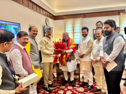AP सीएम ने विशाखापत्तनम-विजयवाड़ा मेट्रो को मंज़ूरी देने की मांग की AP सीएम ने विशाखापत्तनम-विजयवाड़ा मेट्रो को मंज़ूरी देने की मांग की